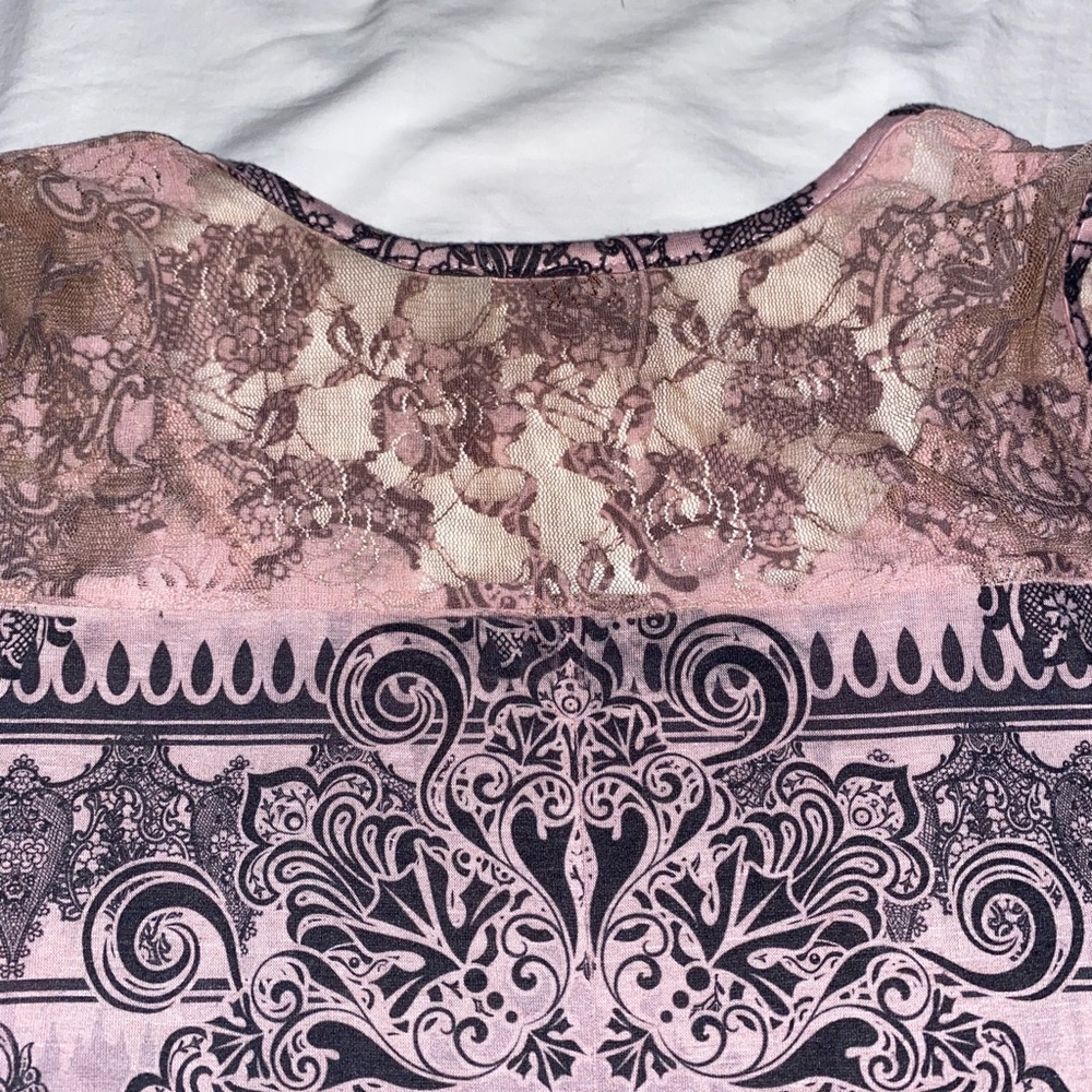 Mel & Mo Pink Lace Top. 0538 - Picture 6 of 8